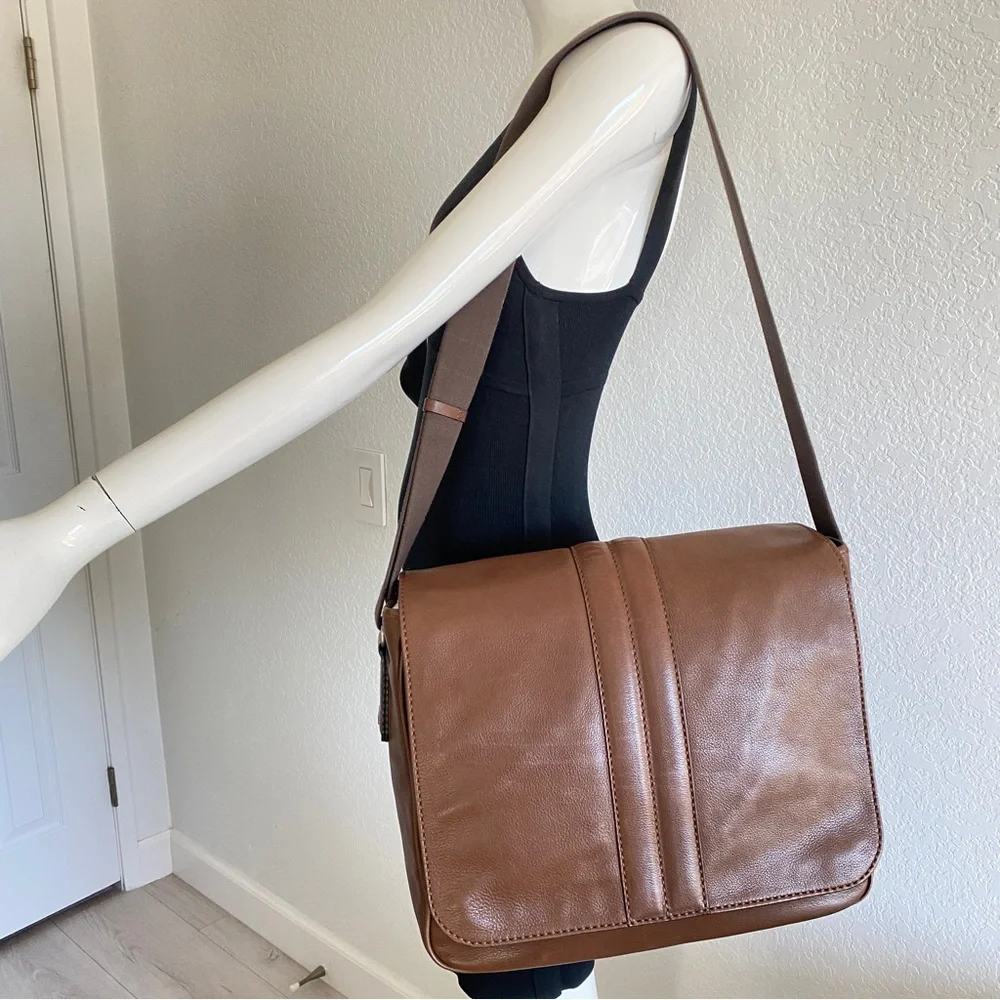 Tod’s Leather Messenger Flap Bag